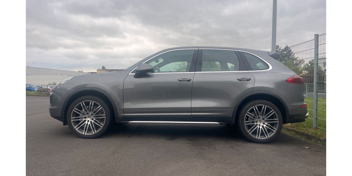Porsche Cayenne 159.866 km 32.300 &euro; Kassel 34130