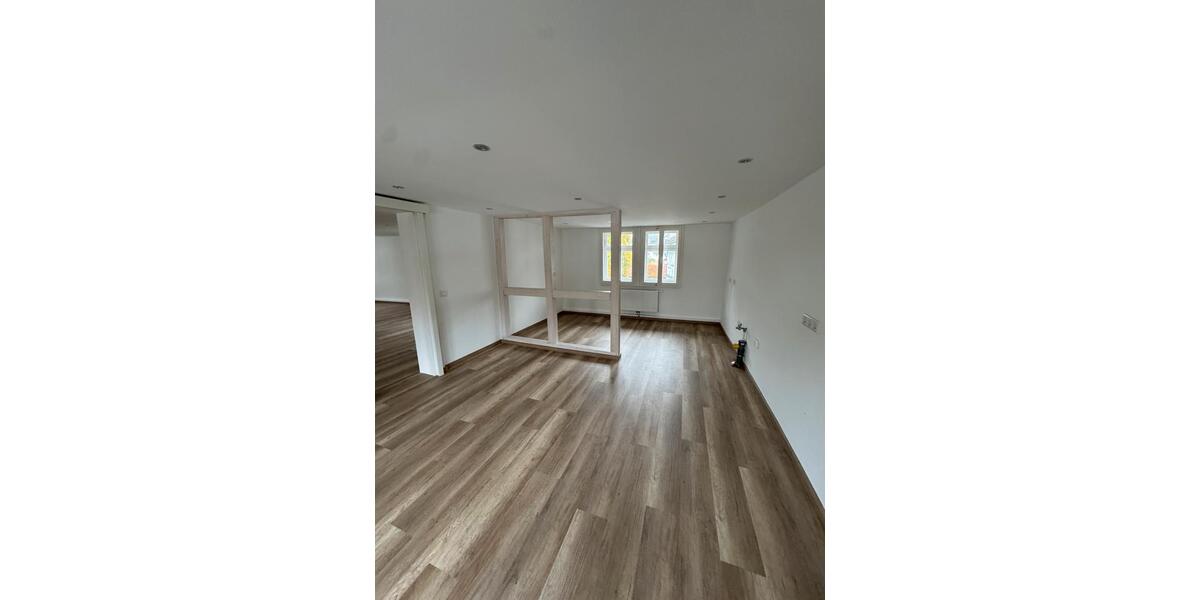 Etagenwohnung Baunatal - 3 Zimmer, 109 m&sup2;, 1.200&euro; | Angebot:27623675
