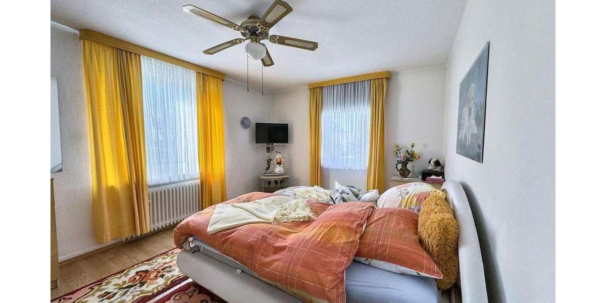 Charme der 1930er im großzügigen Mehrfamilienhaus erleben 8 zimmer