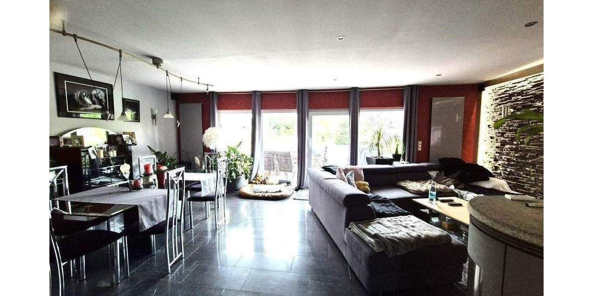 Einfamilienhaus Wolfhagen - 4 Zimmer, 120 m&sup2;, 350.000&euro; | Angebot:26015343