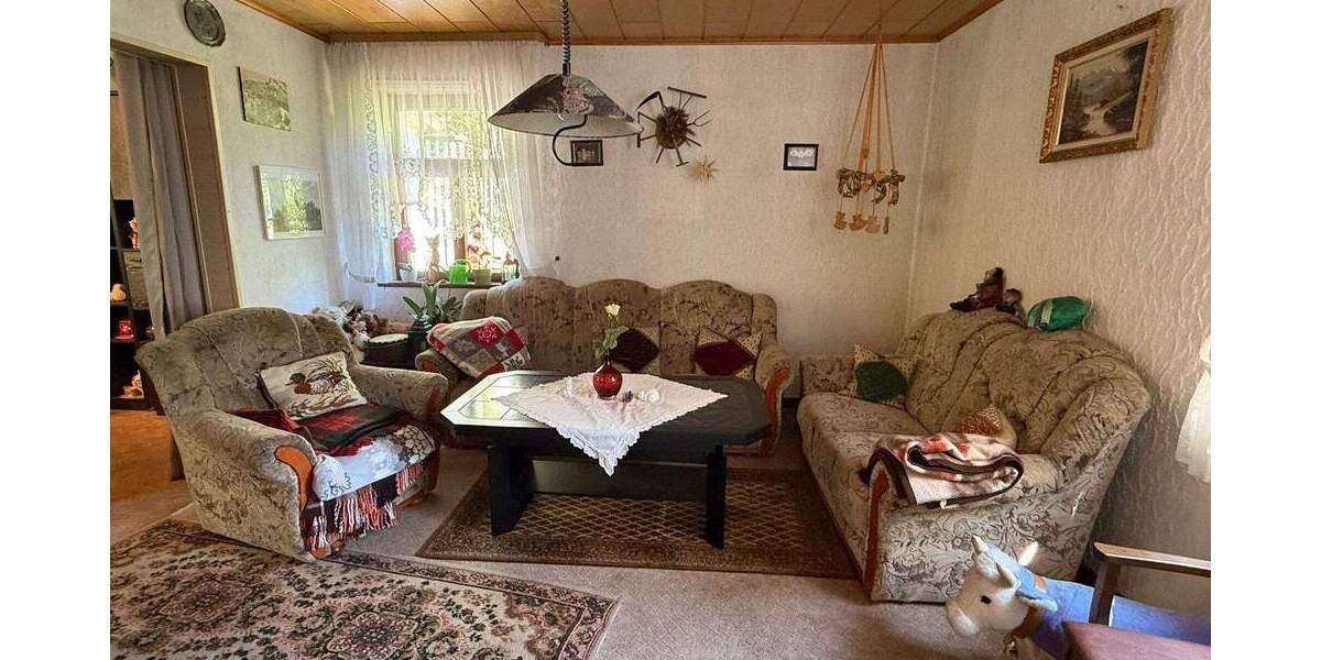 Charmantes Einfamilienhaus mit Potenzial in ruhiger Lage von Werleshausen 5 zimmer