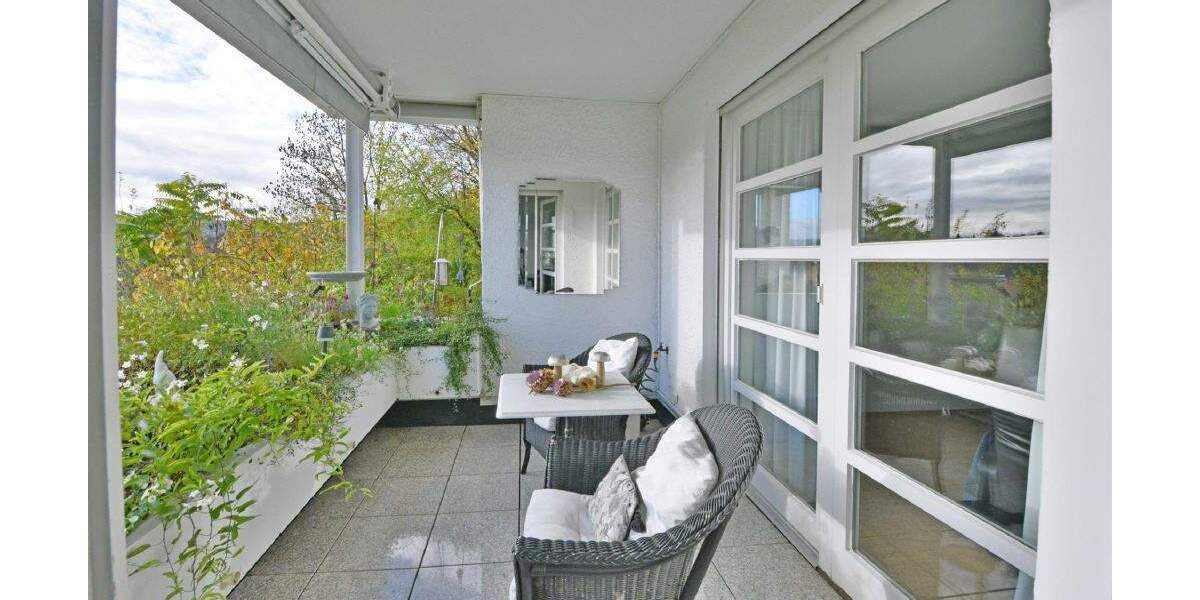 Sonnige 4-ZKB Maisonette mit Balkon, Terrasse und 2 Stellplätzen, Top-Lage am Weinberg 4 zimmer