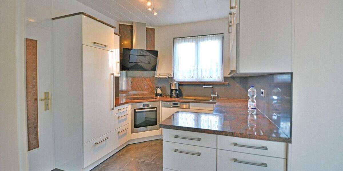 Mehrfamilienhaus, Wohnhaus Hofgeismar / Hombressen Hombressen - 9 Zimmer, 245 m&sup2;, 330.000&euro; | Angebot:25246013