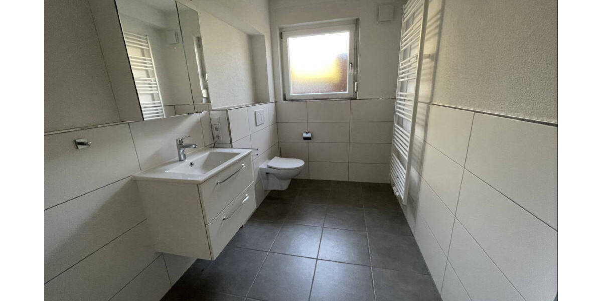 Mehrfamilienhaus, Wohnhaus Wolfhagen - 6 Zimmer, 220 m&sup2;, 339.000&euro; | Angebot:26128026