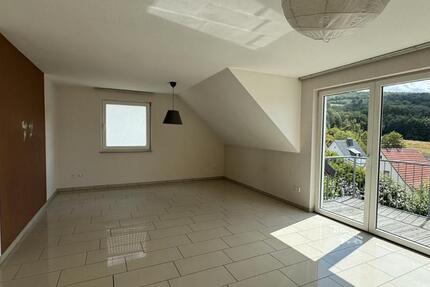 Wohnung Helsa - 3 Zimmer, 83 m&sup2;, 700&euro; | Angebot:27621280