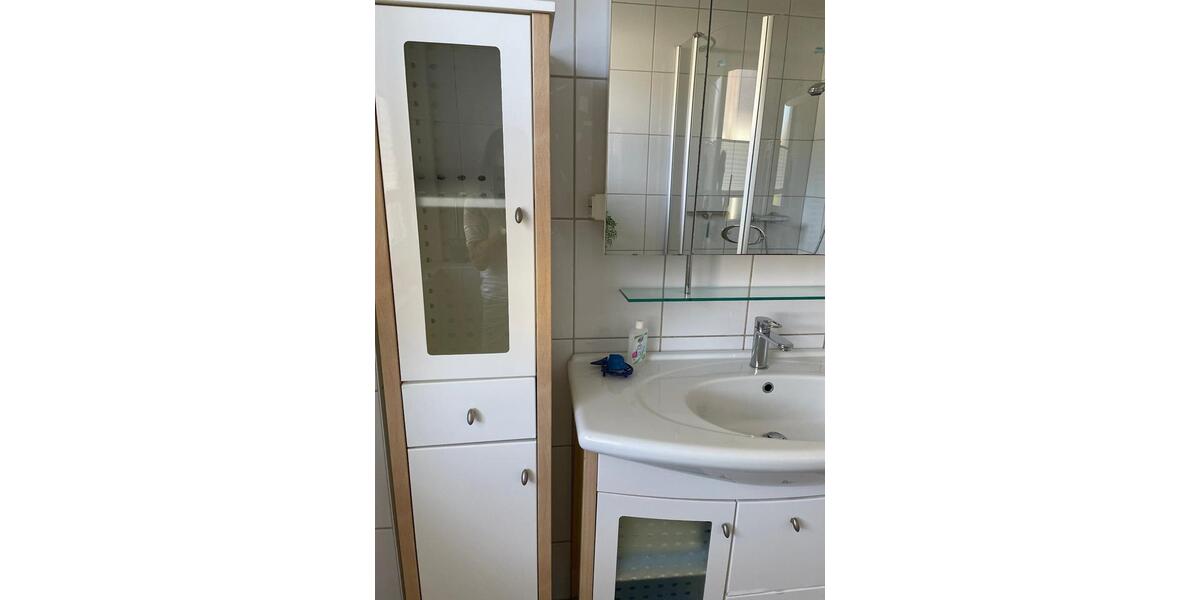 Einfamilienhaus Lohfelden - 3 Zimmer, 100 m&sup2;, 2.200&euro; | Angebot:25753736
