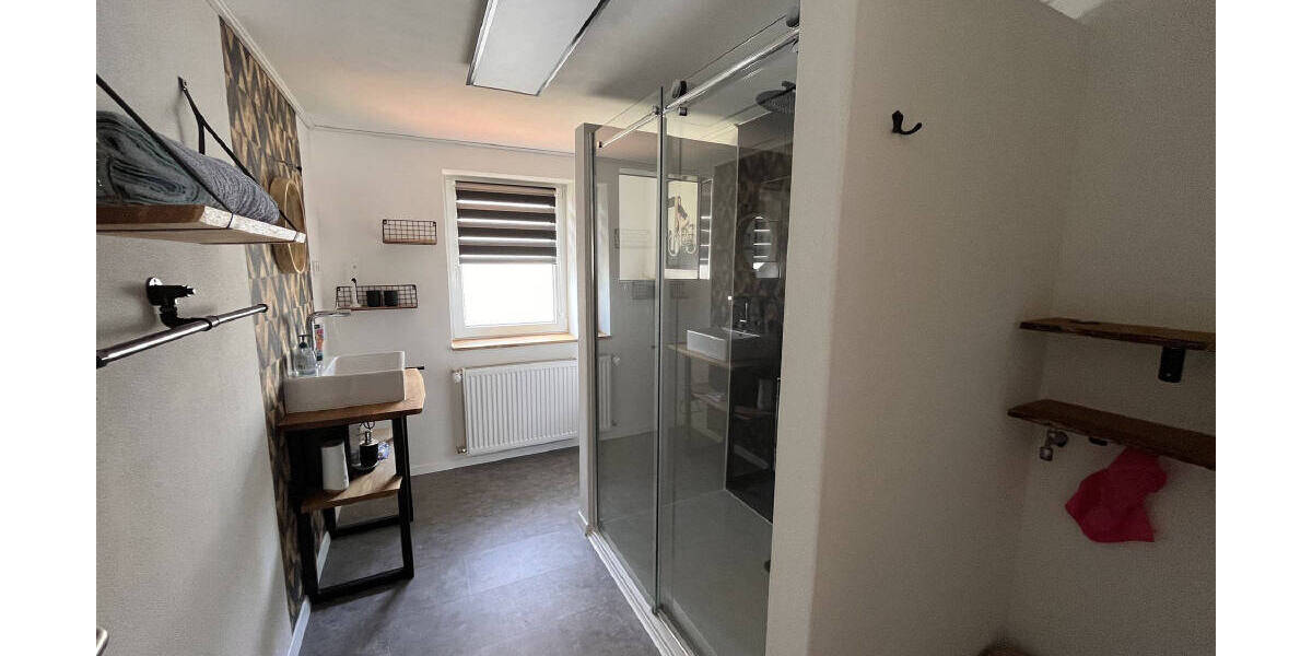 Einfamilienhaus Hofgeismar Schöneberg - 8 Zimmer, 184 m&sup2;, 129.000&euro; | Angebot:25670413