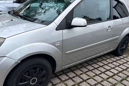 Ford Fiesta 122.000 km 1.200 € Fuldabrück 34277