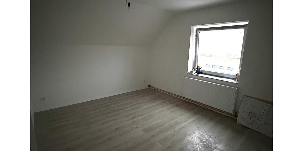 Vermiete Lohfelden - 3 Zimmer Wohnung DG Erstbezug 3 zimmer