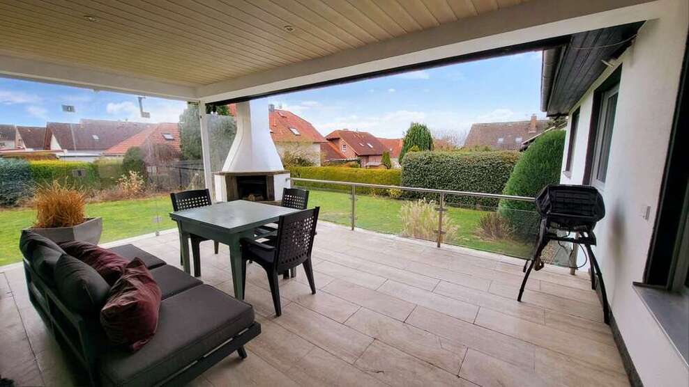 Haus zum Mieten in Fuldabrück 1.995 € 201 m²