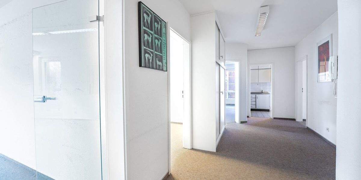 Helle Büroetage mit 8 Räumen an der Wilhelmshöher Allee in Wehlheiden 8 zimmer
