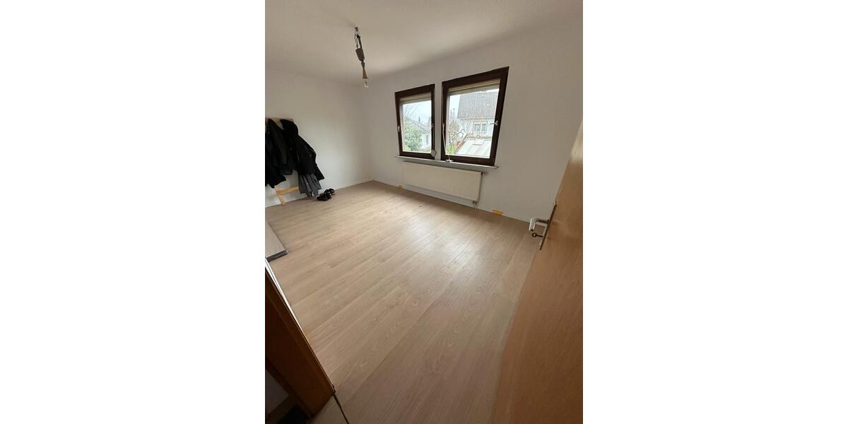 Frisch saniertes Einfamilienhaus mit Garten und Garage 4 zimmer