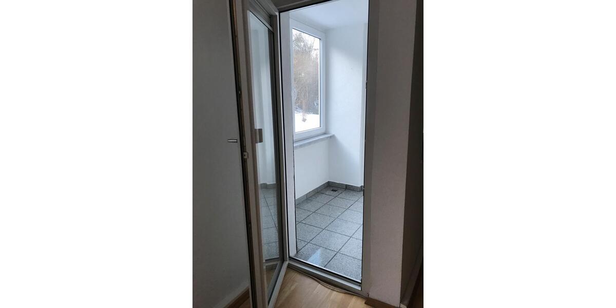 Hochparterre Kassel Bettenhausen - 7 Zimmer, 105 m&sup2;, 1.207&euro; | Angebot:26197318