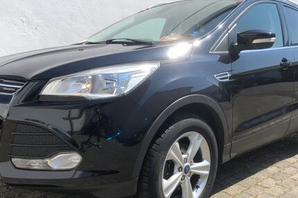 Ford Kuga 123.000 km 9.900 &euro; Kassel 34127
