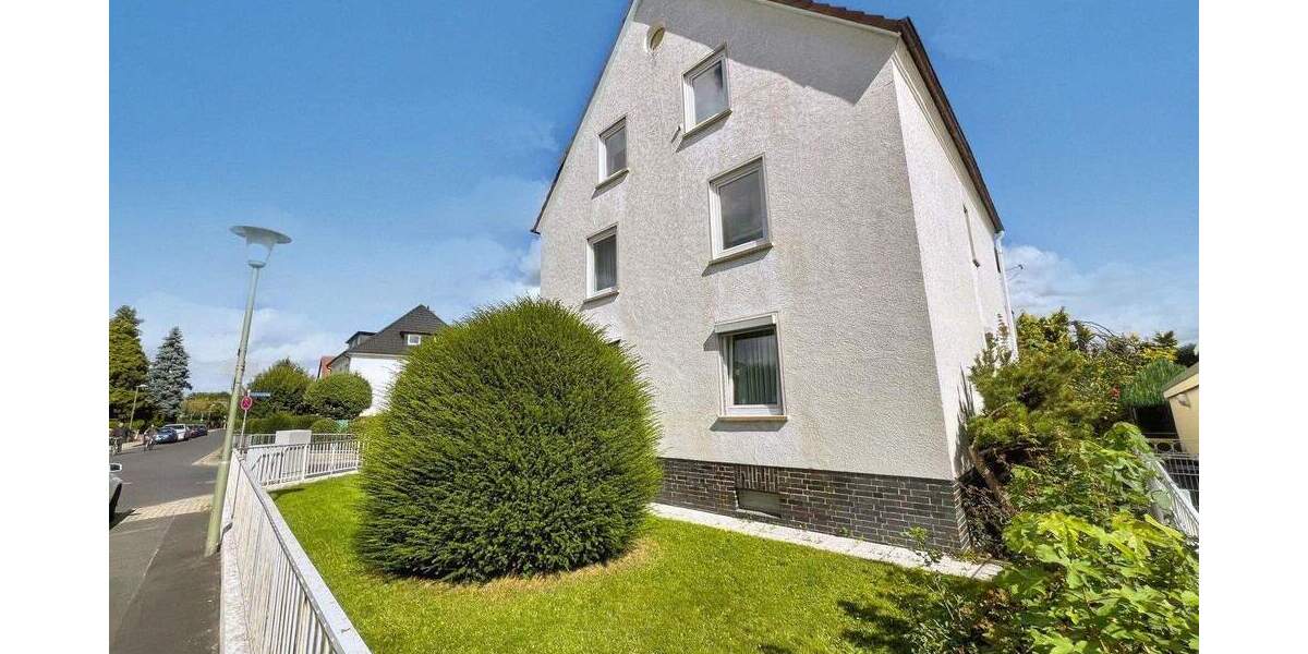 Charme der 1930er im großzügigen Mehrfamilienhaus erleben 8 zimmer