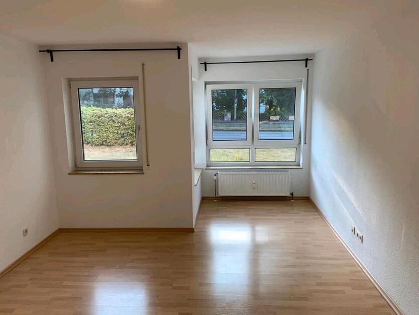 Vermiete renovierte 1 Zimmer Wohnung mit Küche