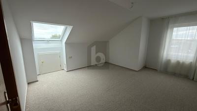 FRISCH RENOVIERT  SCHÖNE AUSSICHT MIT STELLPLATZ 2 zimmer