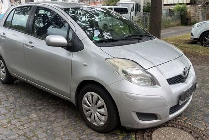 Toyota Yaris 181.305 km 1.950 &euro; Kassel 34125