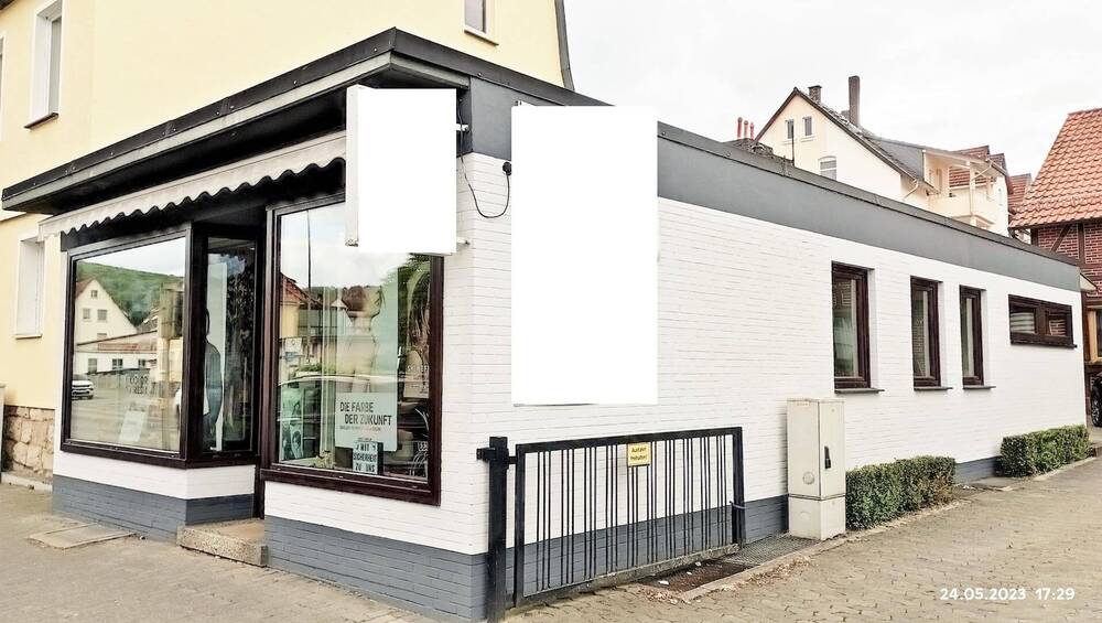 TOP - 2-Familienanwesen + Laden, Hof, Carport und Garten zimmer