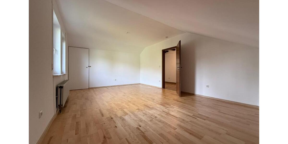 Dachgeschoßwohnung Fritzlar - 3 Zimmer, 106 m&sup2;, 1.000&euro; | Angebot:26318590