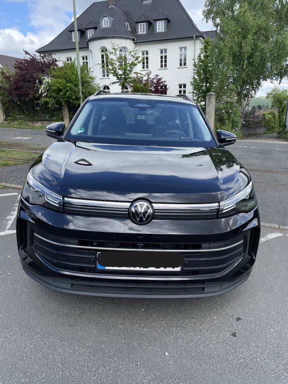 VW Tiguan 14.800 km 35.900 € Kassel 34130