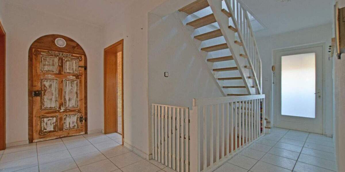 Reihenendhaus Hessisch Lichtenau - 7 Zimmer, 226 m&sup2;, 230.000&euro; | Angebot:26432911
