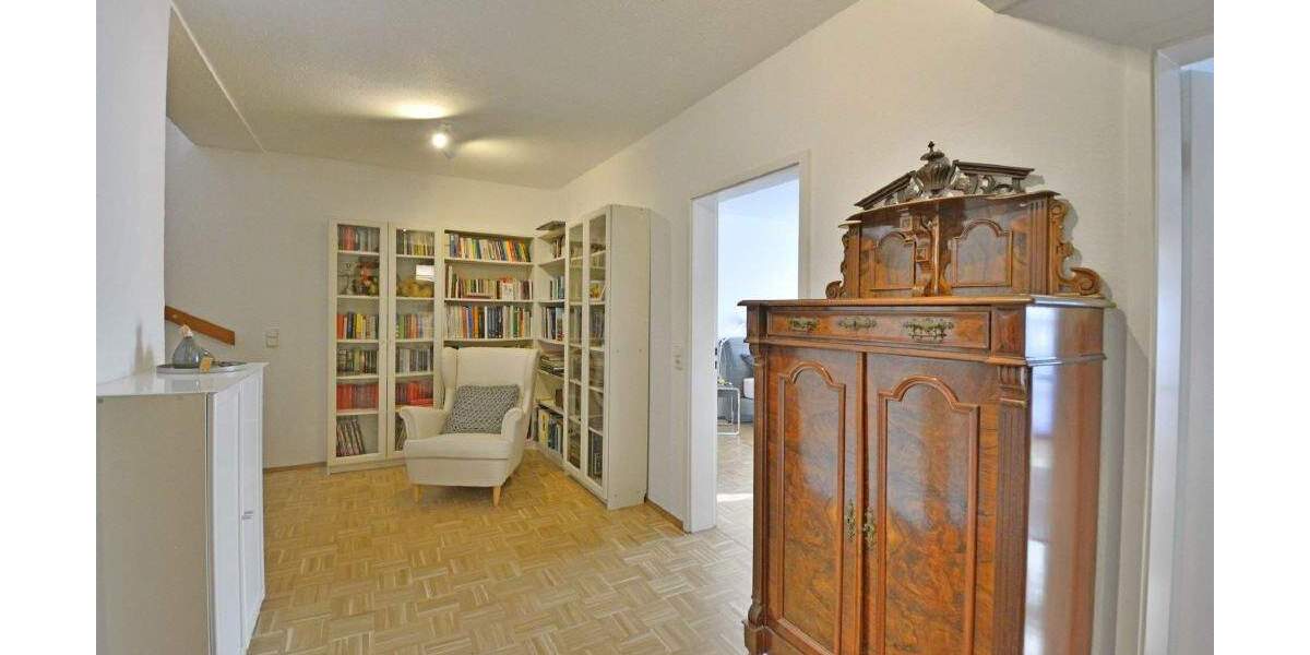 Sonnige 4-ZKB Maisonette mit Balkon, Terrasse und 2 Stellplätzen, Top-Lage am Weinberg 4 zimmer