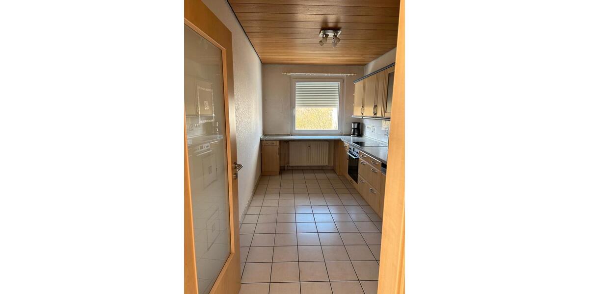 Etagenwohnung Baunatal - 3 Zimmer, 90 m&sup2;, 880&euro; | Angebot:26265656