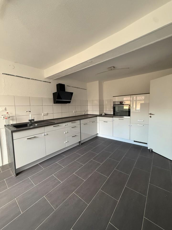 Charmante 3-Zimmer-Wohnung in Calden Obermeiser