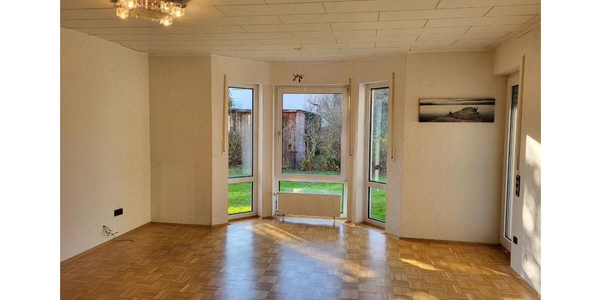 Sofort bezugsfrei: Moderne 3-ZKB-Wohnung mit Terrasse & Stellpl. 3 zimmer
