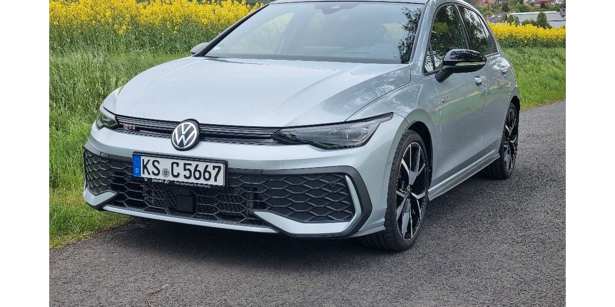 VW Golf 8.300 km 35.500 &euro; Zierenberg 34289