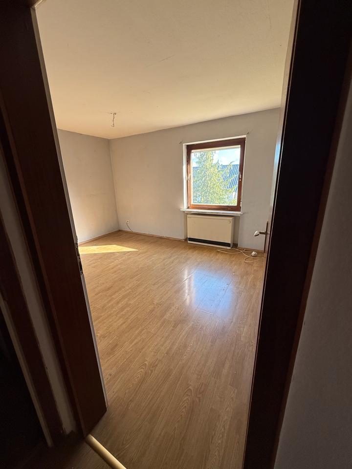 Charmantes Zweifamilienhaus in ruhiger Lage in Grebenstein