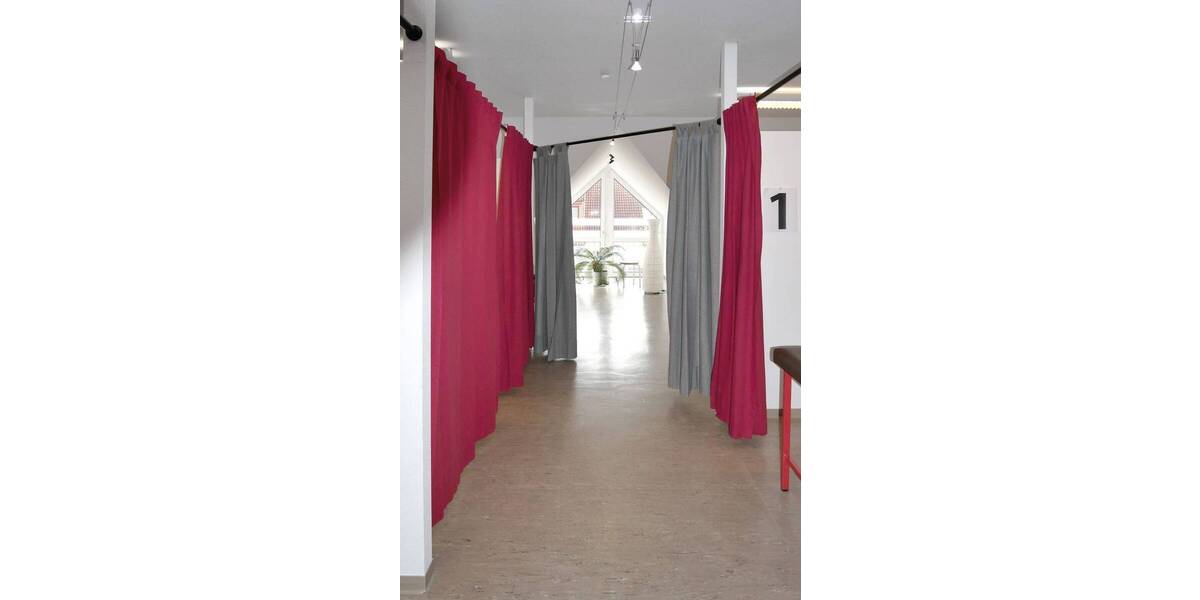 Gewerbeobjekt Kaufungen Niederkaufungen - 3 Zimmer, 111 m&sup2;, 250.000&euro; | Angebot:23947791