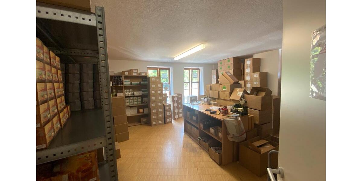 Erdgeschoßwohnung Baunatal - 4 Zimmer, 233 m&sup2;, 305.000&euro; | Angebot:27122481