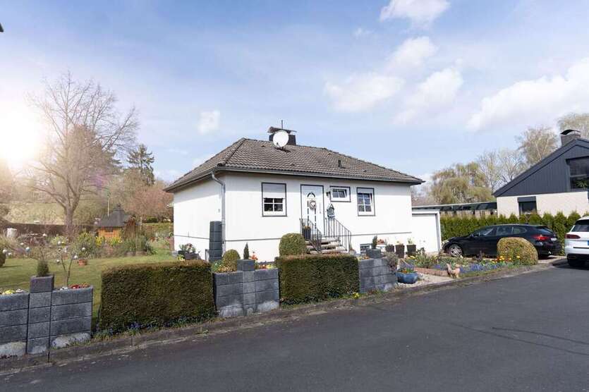 Haus zum Kaufen in Lohfelden 379.000 € 124 m²