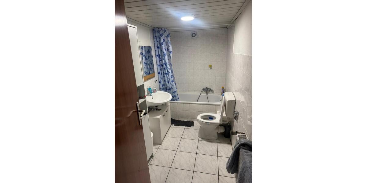 Etagenwohnung Grebenstein - 3 Zimmer, 70 m&sup2;, 630&euro; | Angebot:25873655