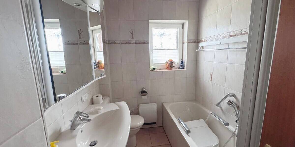 Einfamilienhaus Wolfhagen - 9 Zimmer, 210 m&sup2;, 159.000&euro; | Angebot:26657540
