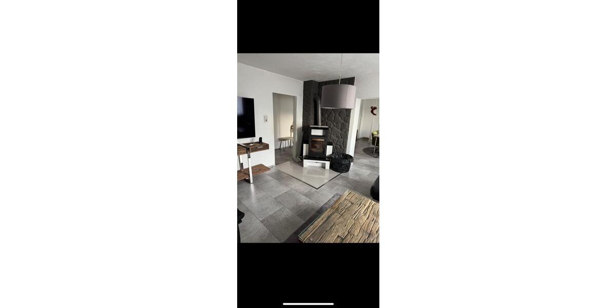 Einfamilienhaus Felsberg - 10 Zimmer, 200 m&sup2;, 300.000&euro; | Angebot:26632795