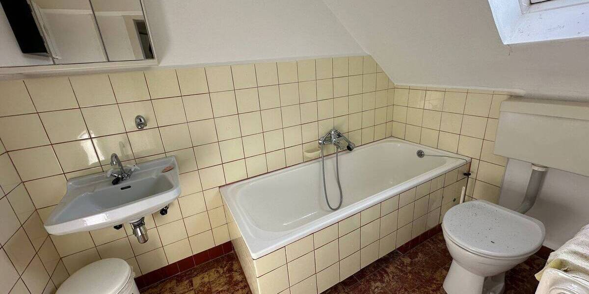 Mehrfamilienhaus, Wohnhaus Lohfelden Ochshausen - 6 Zimmer, 143 m&sup2;, 270.000&euro; | Angebot:26243276