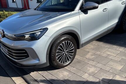 VW Tiguan 24.000 km 37.000 &euro; Baunatal 34225