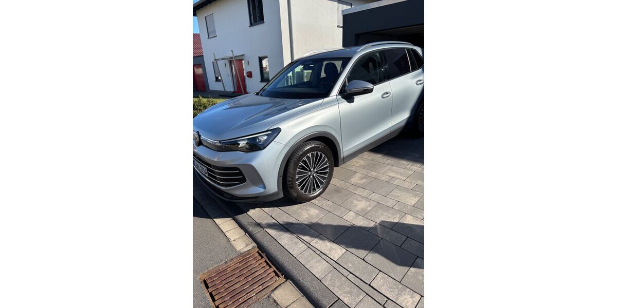VW Tiguan 24.000 km 37.000 &euro; Baunatal 34225