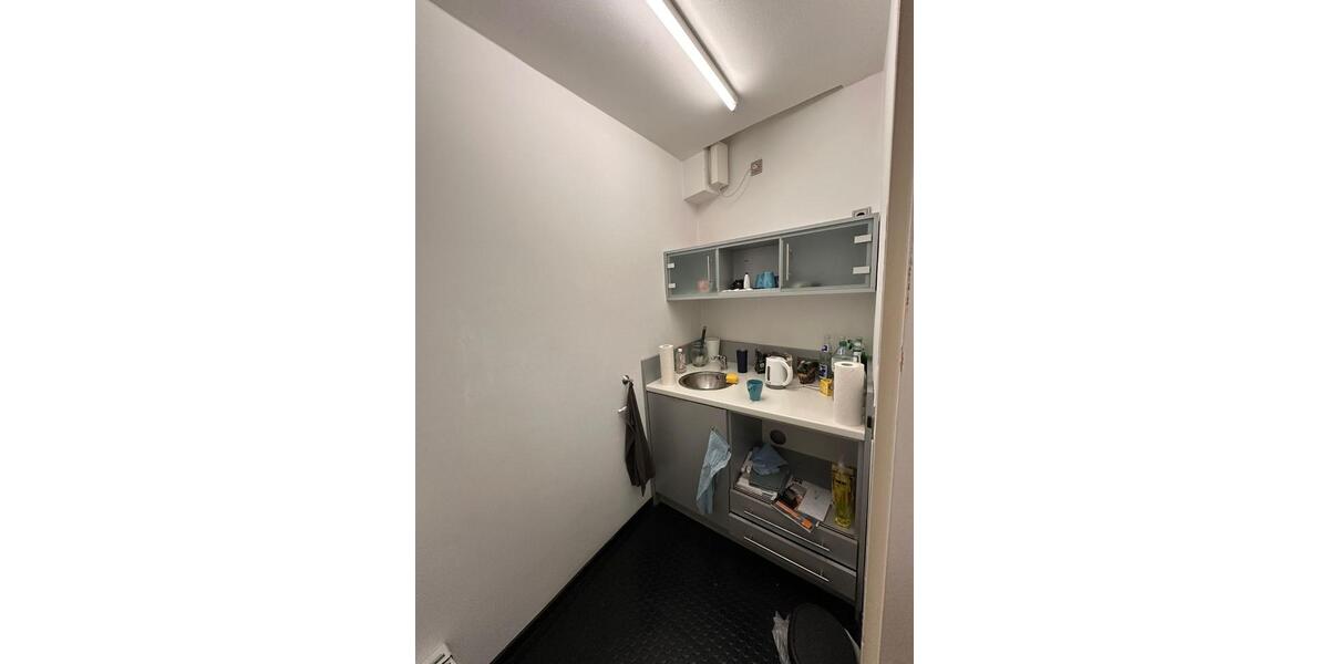 Schöne BüroPraxis Räume in 34121 Kassel Wehlheiden EG 2 zimmer