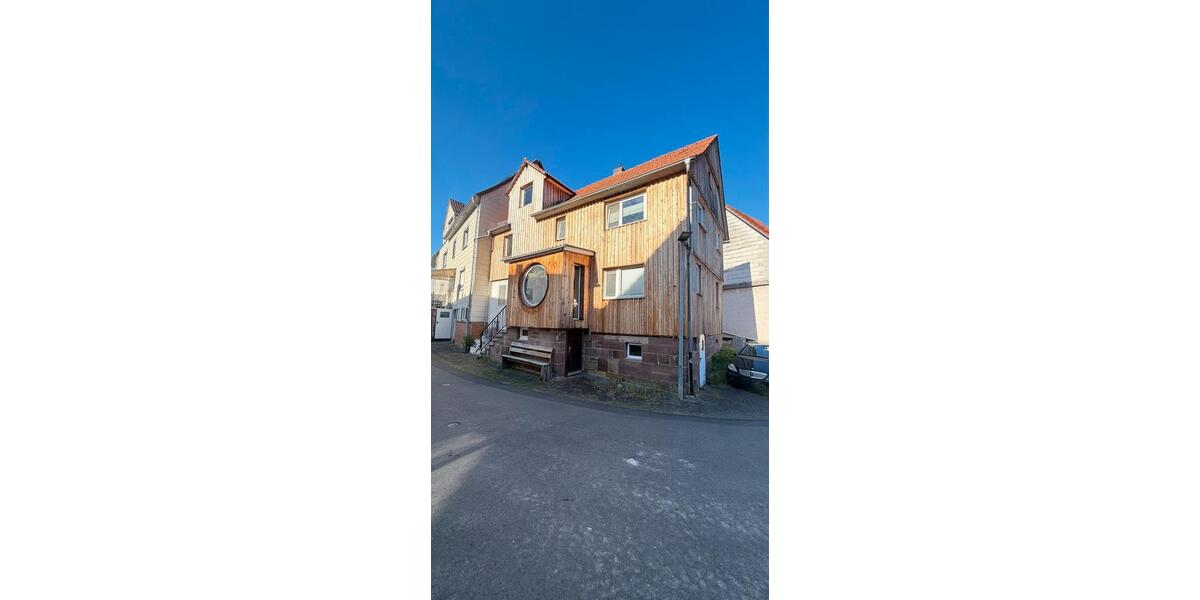 Einfamilienhaus Niedenstein - 5 Zimmer, 110 m&sup2;, 125.000&euro; | Angebot:26709359