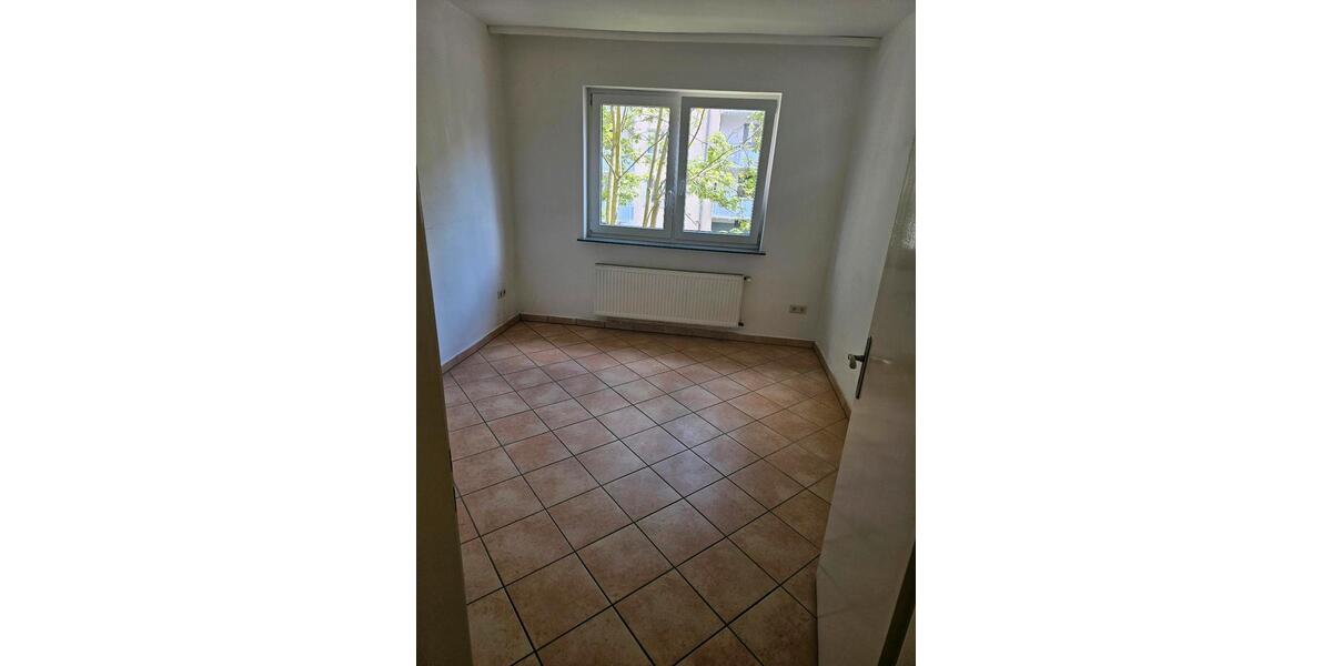Erdgeschoßwohnung Kassel Niederzwehren - 3 Zimmer, 80 m&sup2;, 850&euro; | Angebot:26425347