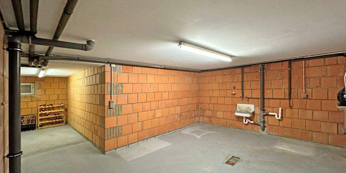 Einfamilienhaus Wolfhagen - 4 Zimmer, 150 m&sup2;, 1.100&euro; | Angebot:24789072