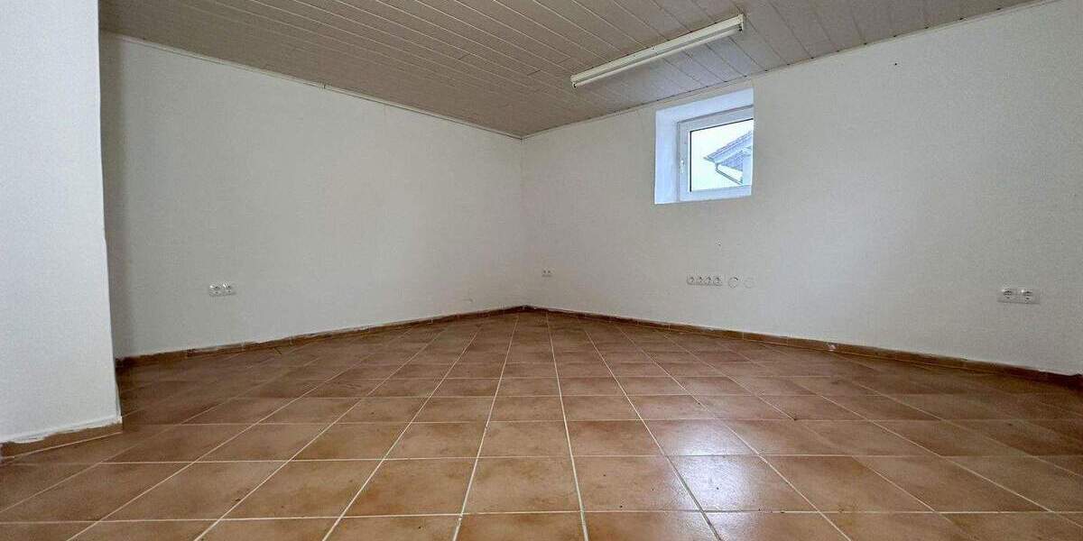 Einfamilienhaus Wolfhagen Istha - 7 Zimmer, 200 m&sup2;, 1.150&euro; | Angebot:25278020