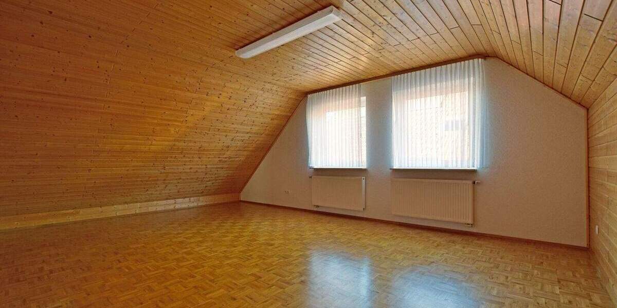 Einfamilienhaus Wolfhagen - 4 Zimmer, 150 m&sup2;, 1.100&euro; | Angebot:24789072