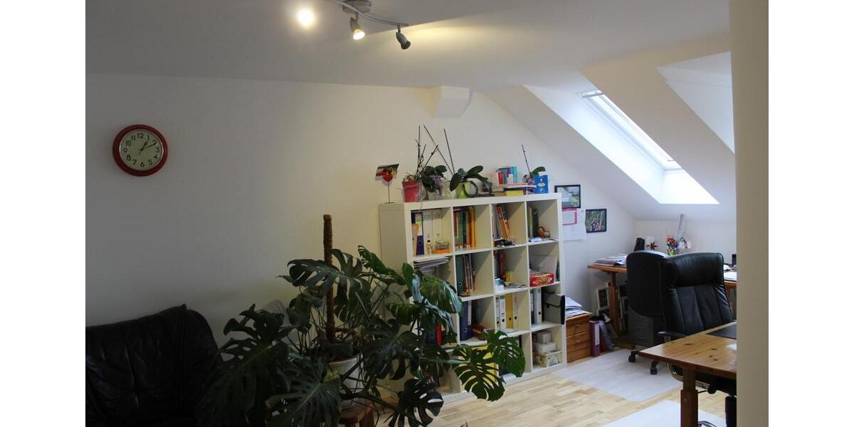Dachgeschoßwohnung Kassel Südstadt - 3 Zimmer, 74 m&sup2;, 960&euro; | Angebot:26694093
