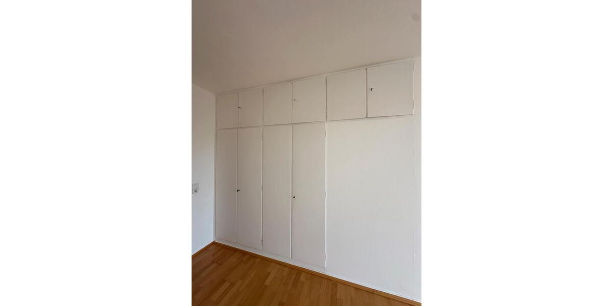 Große, lichtdurchflutete Wohnung - zentral & dennoch ruhig 5 zimmer