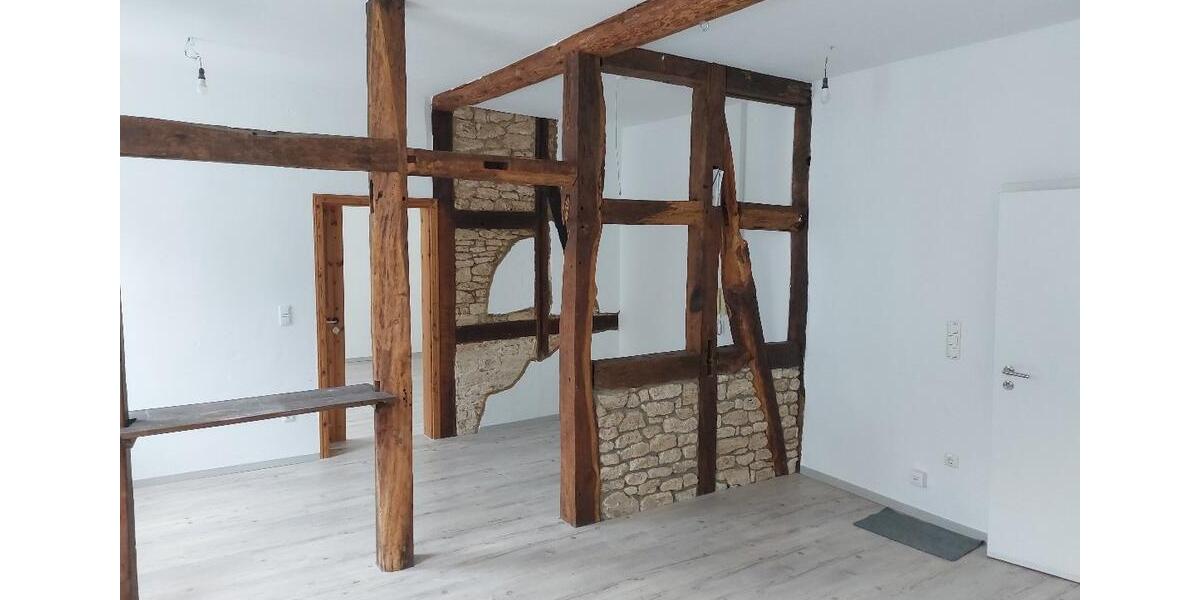 Erdgeschoßwohnung Helsa - 4 Zimmer, 96 m&sup2;, 700&euro; | Angebot:26279778